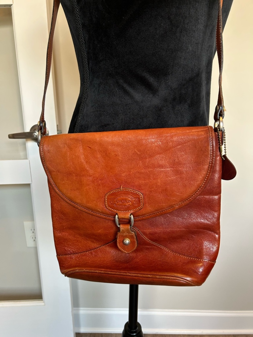 Vintage Chestnut Leather Shoulder Bag by Oroton